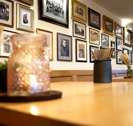 Zum Simonbraeu Hotel