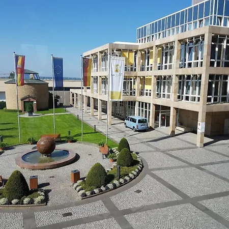 Zum Simonbraeu Hotel *