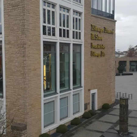 Zum Simonbraeu 酒店 *