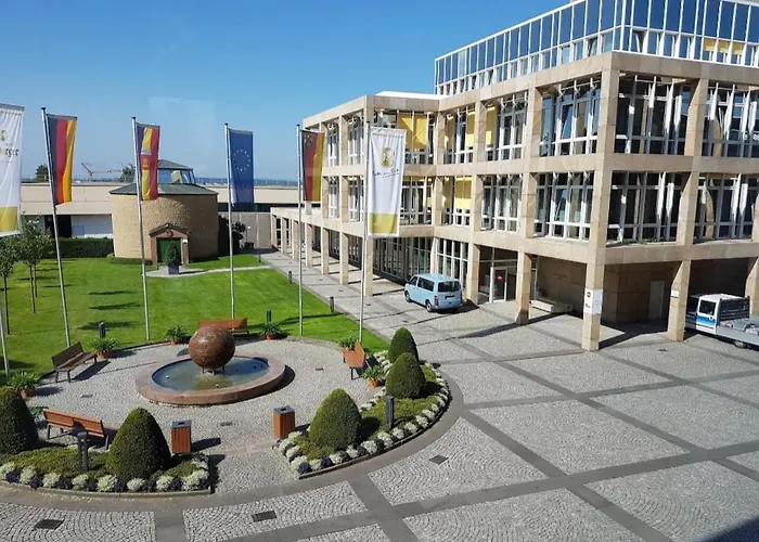 Zum Simonbraeu Hotel *