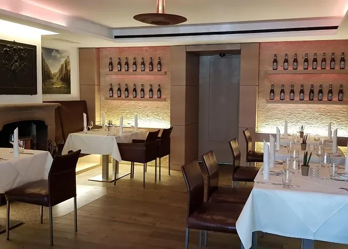 Zum Simonbraeu Hotel